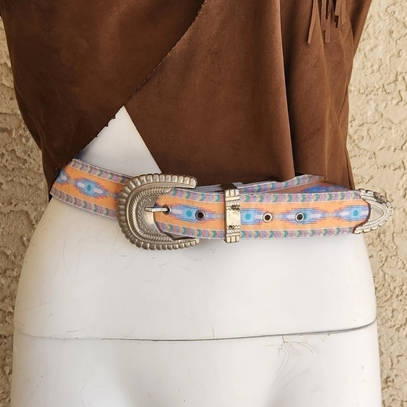 Vintage Nuova belt. Aztec print. Silver buckle.‎ main image 5
